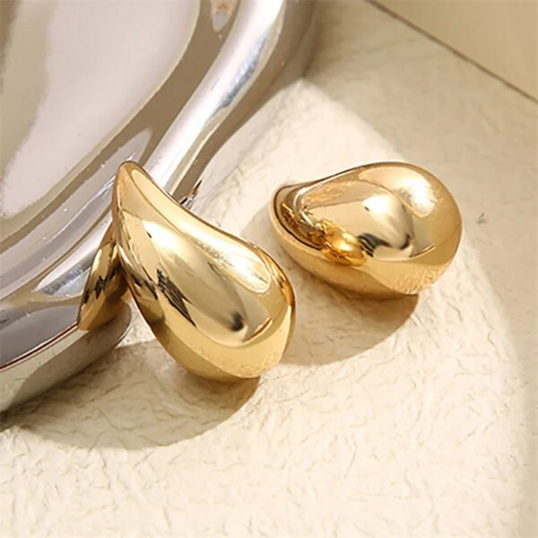 Trendy Chunky Gold Waterdrop Earrings – Glossy Statement Jewelry – Image 3