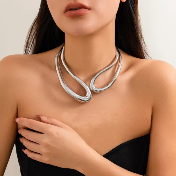 Luxury Geometric Statement Necklace – Bold & Elegant – Image 2