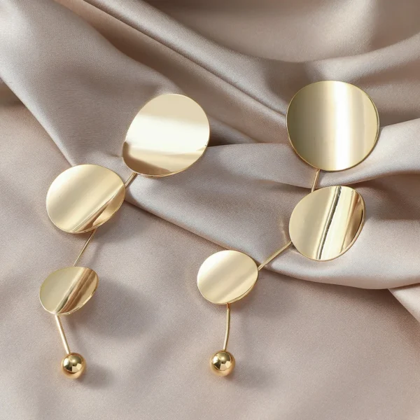 Glossy Metal Three Disc Earrings – High-End Versatile Fashion Jewelry – Image 3