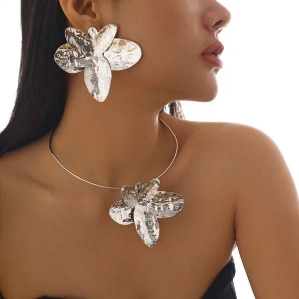 Large Flower Torques Necklace & Earrings – Luxury Wedding Jewelry – Image 2