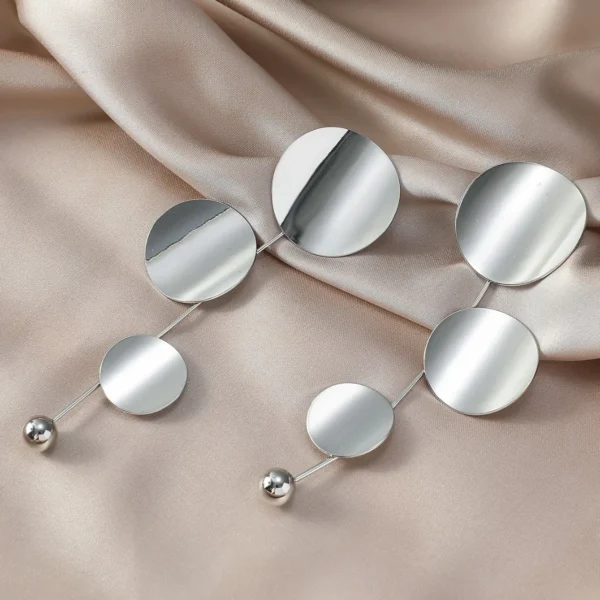 Glossy Metal Three Disc Earrings – High-End Versatile Fashion Jewelry – Image 2