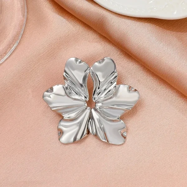 Metal Flower Shape Stud Earrings – Image 3