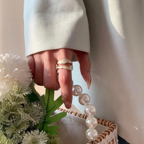 Wavy Elegance Ring Pearl – Image 3