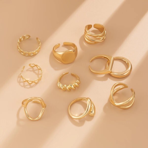 Set of 10 Stylish and Elegant Rings - Trendy Accessories for Every Occasion – Image 3